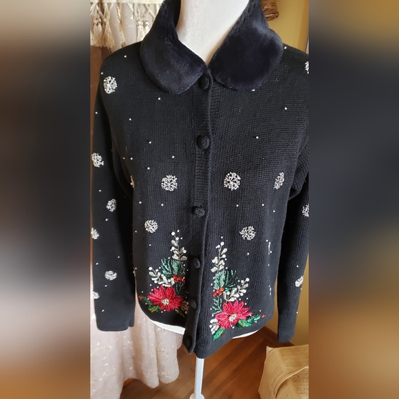 Victoria Jones | Sophisticated Christmas Sweater - Picture 15 of 16